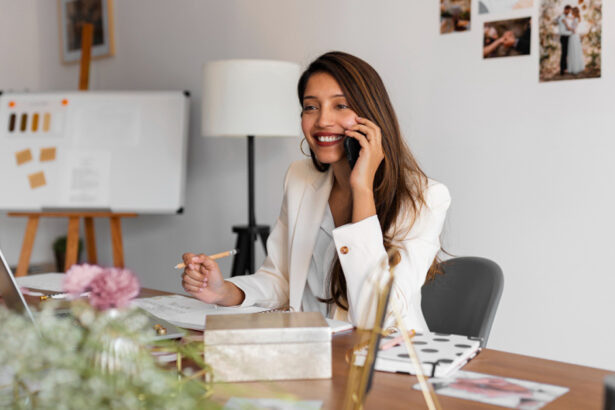 Neos abre vaga de emprego home office para analista de negócios